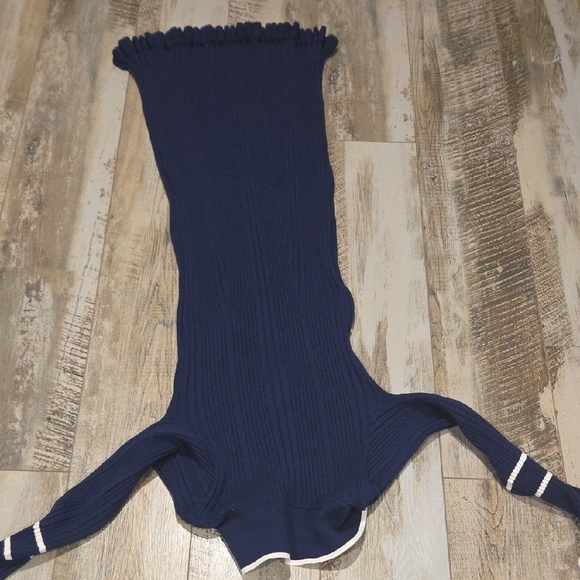 Chic Long Sleeve Navy Dress with White Trim - Picture 12 of 14